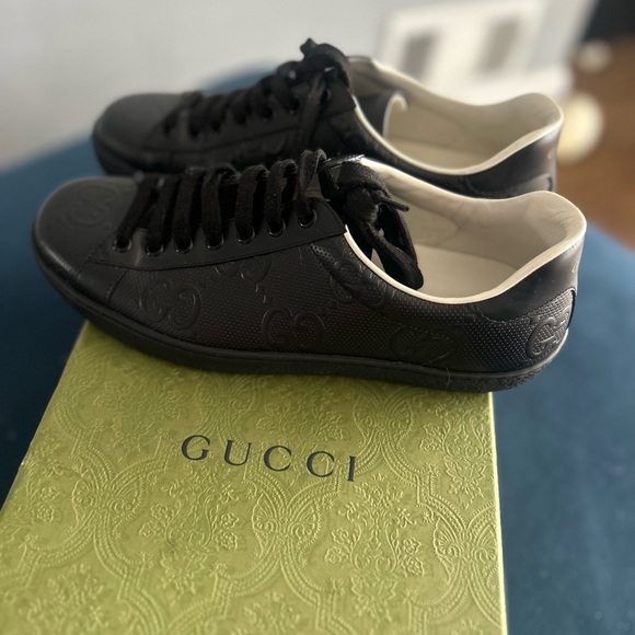Authentic Men’s Gucci Sneaker - Picture 4 of 5